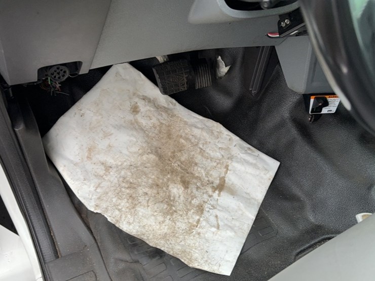 2013-ford-f750-image-19