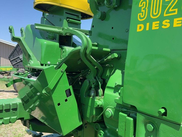 john-deere-3020-image-35