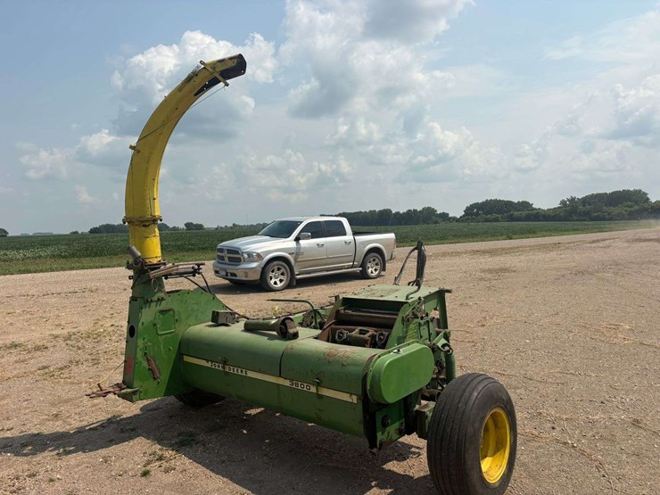 john-deere-3800-image-7