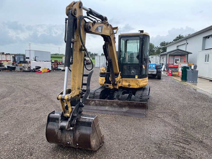 2004-caterpillar-304-image-2