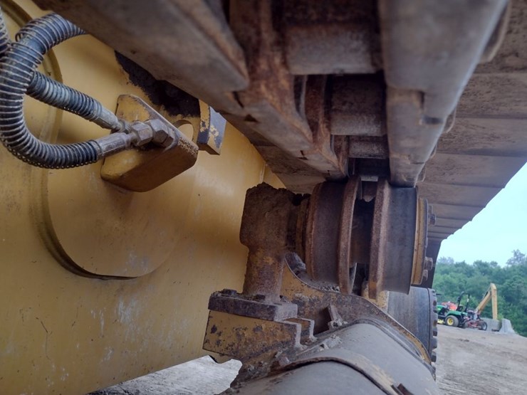 caterpillar-d4k2-xl-image-17