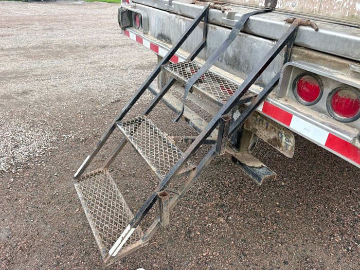 1991-utility-45'-image-19