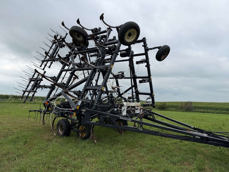 flexi-coil-model-340-41’-chisel-plow,-set-up-for-anhydrous-currently,-3-bar-coil-tine-harrow,-hydrau-image-1