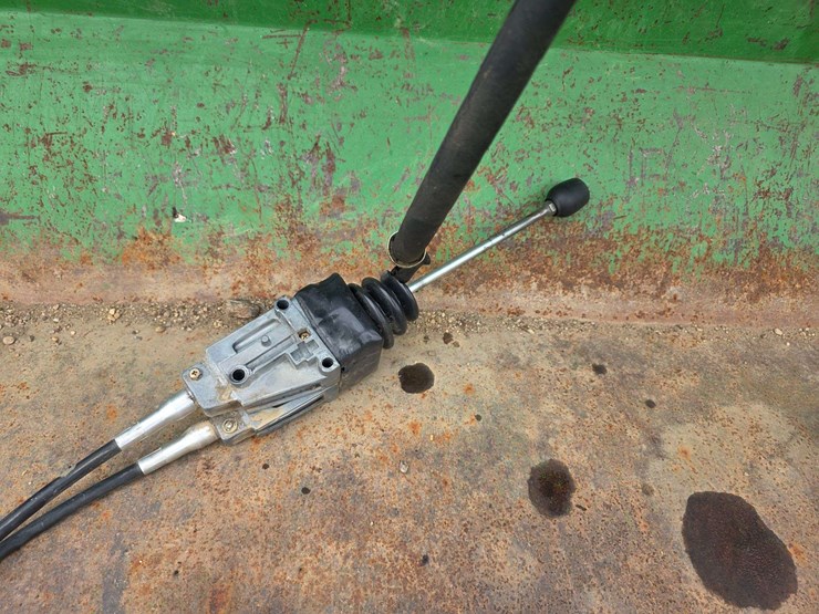john-deere-148-image-11