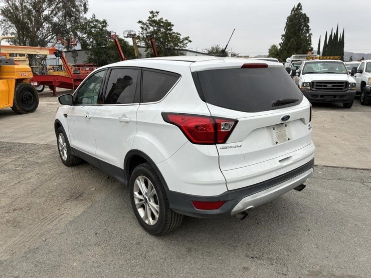 2019-ford-escape-se-image-4
