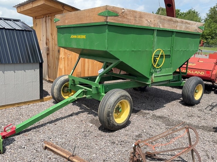 1065-john-deere-1065a-image-1