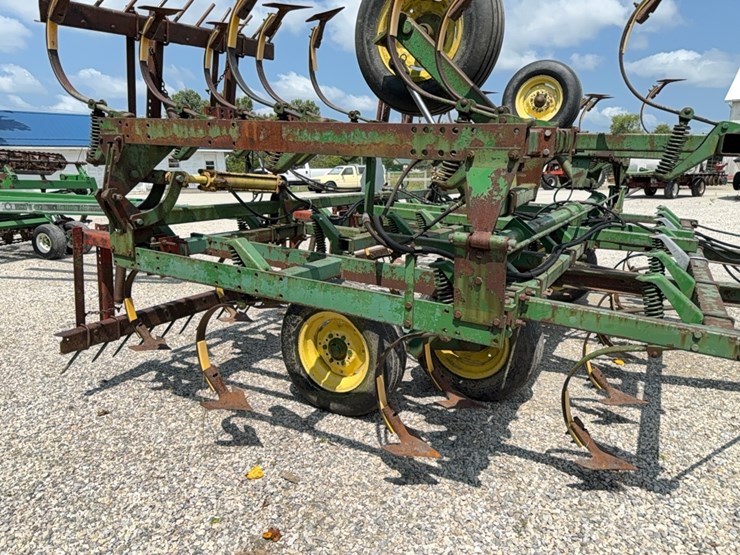 john-deere-1010-image-22