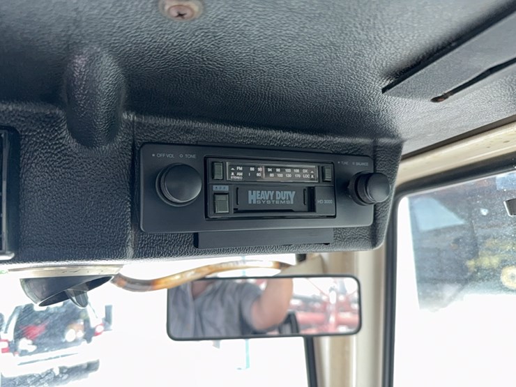 case-2590-tractor-image-44