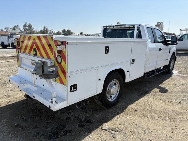 2018-ford-f350-image-3
