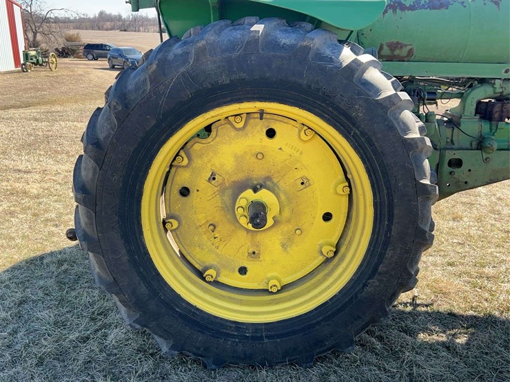john-deere-720-image-37