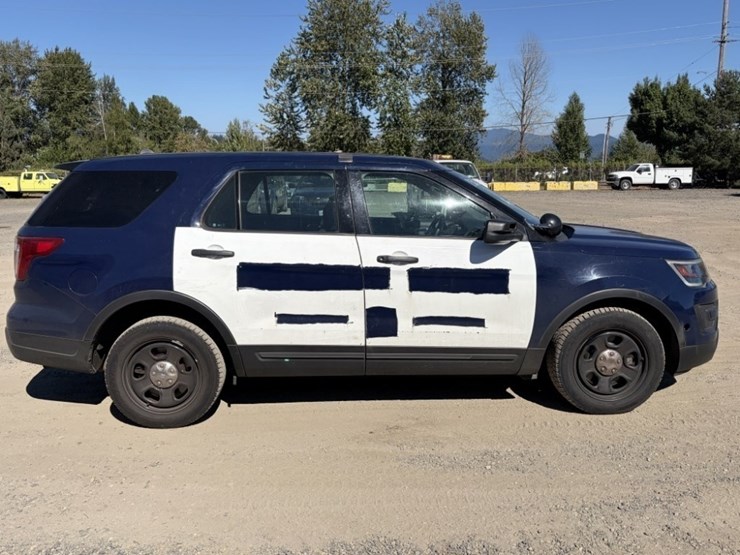 2018-ford-explorer-image-3