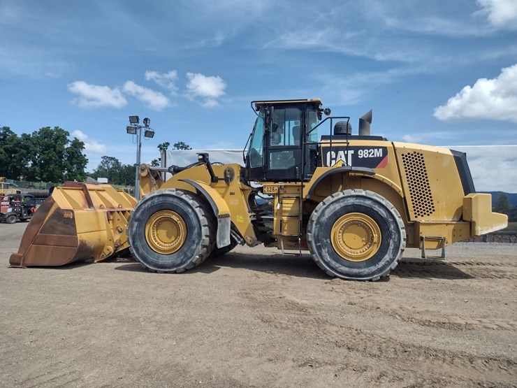 caterpillar-982m-image-1