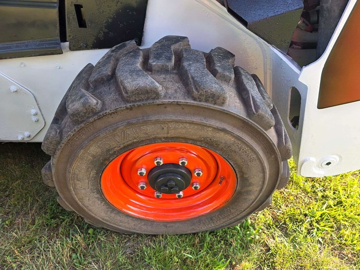 2021-bobcat-s76-image-43