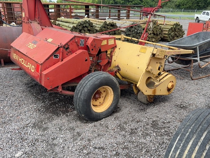 new-holland-782-image-5