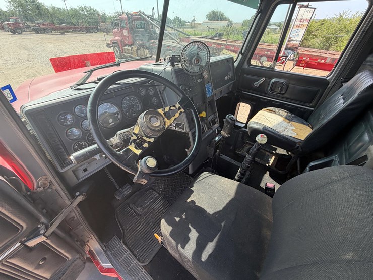 1999-mack-ch612-image-17
