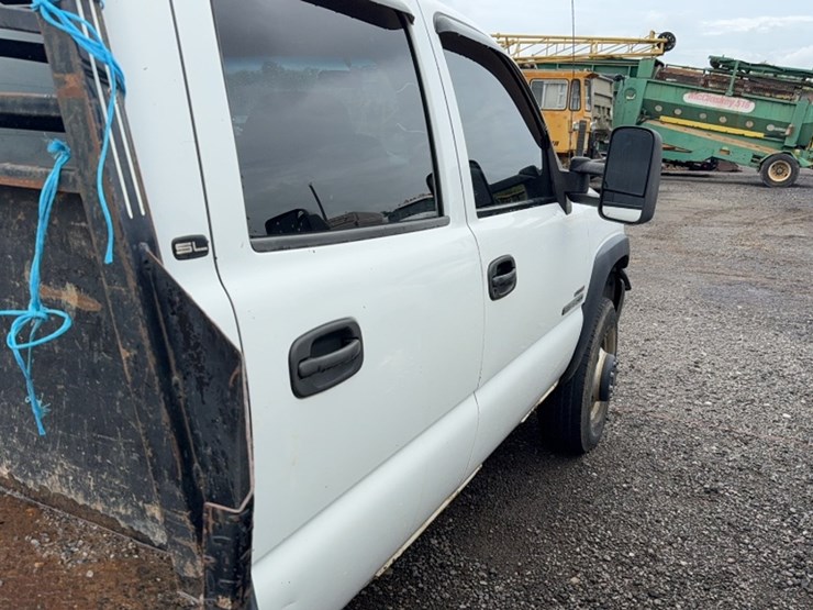 2001-gmc-3500-image-6