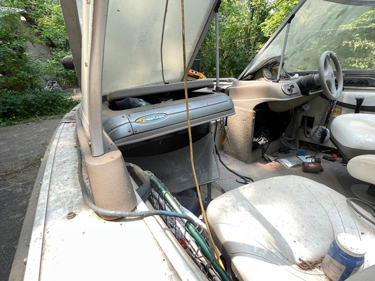 #7002-•-2004-crestliner-2050-sportfish-boat-&-trailer-(mn-title-in-delay)-image-26