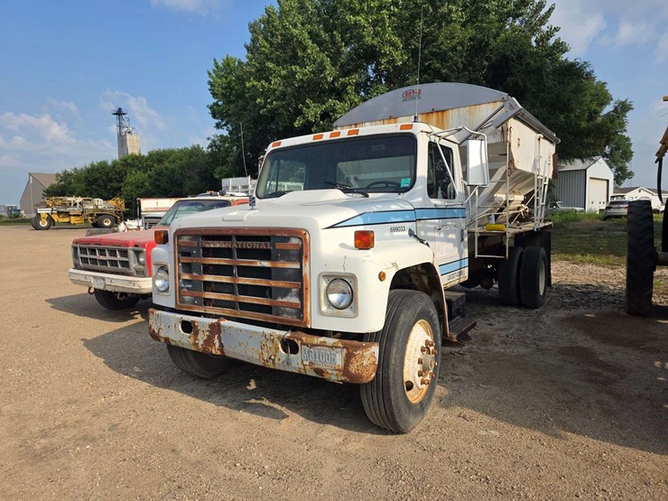 1985-case-ih-200-image-45