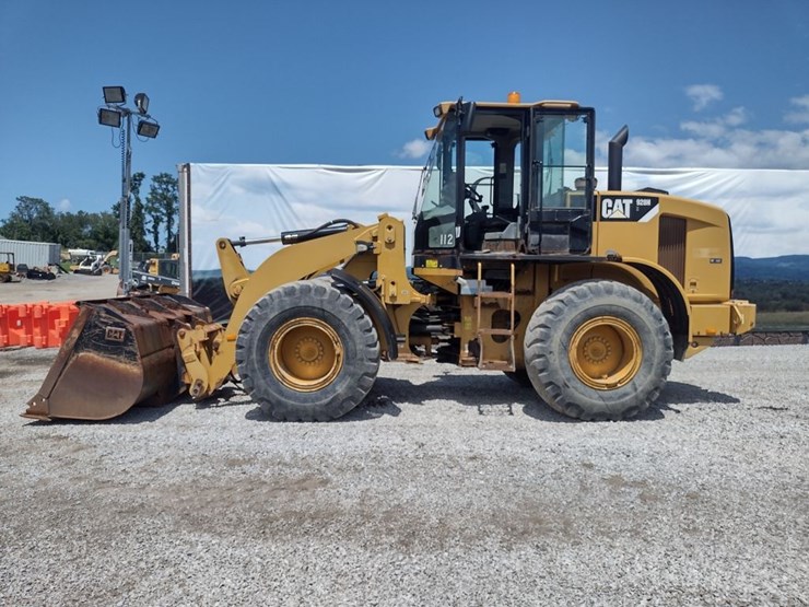 caterpillar-928h-image-1
