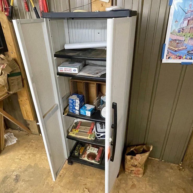 #7124 • Cabinet and Contents
