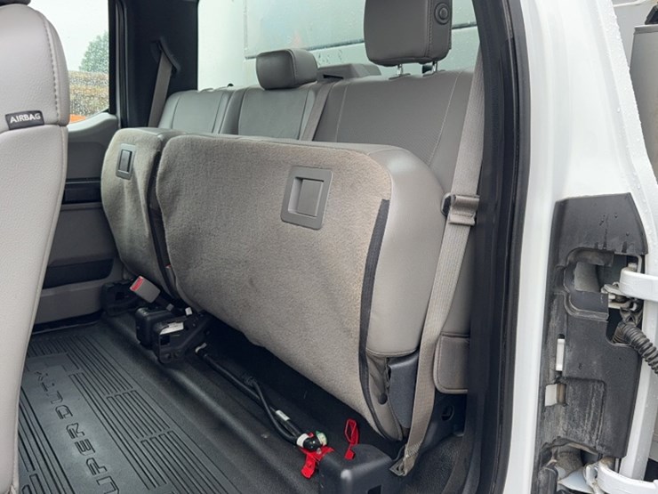 2017-ford-f550-image-18