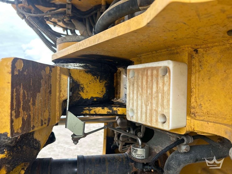 2022-deere-260e-image-22