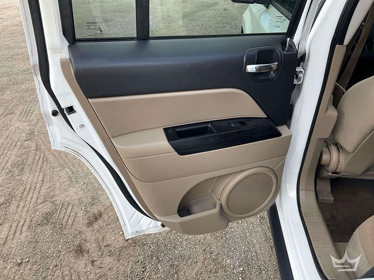 2014-jeep-patriot-image-17