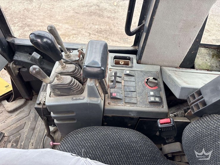 caterpillar-938g-image-21