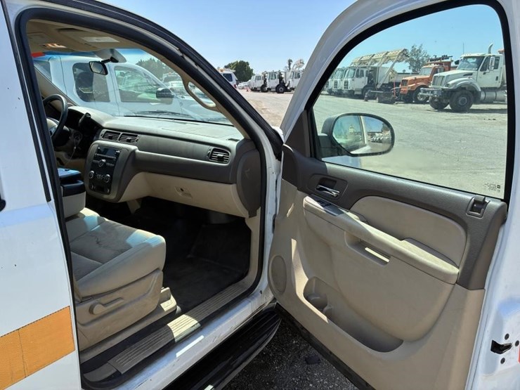 2014-chevrolet-tahoe-image-11