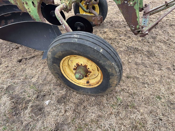 john-deere-pull-type-four-bottom-plow-image-9