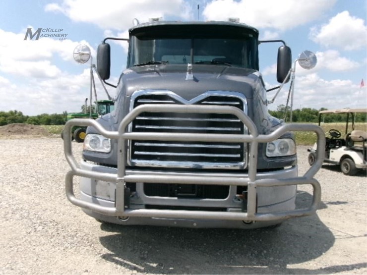 2017-mack-pinnacle-cxu613-image-31