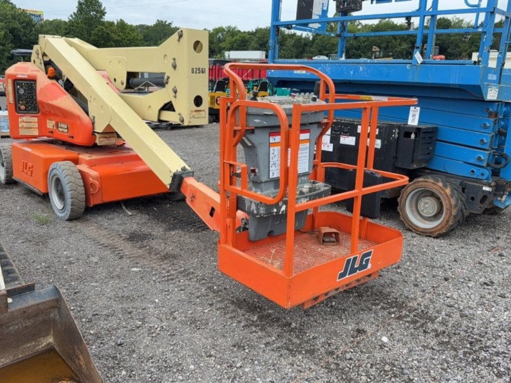 2008-jlg-e400a-image-3