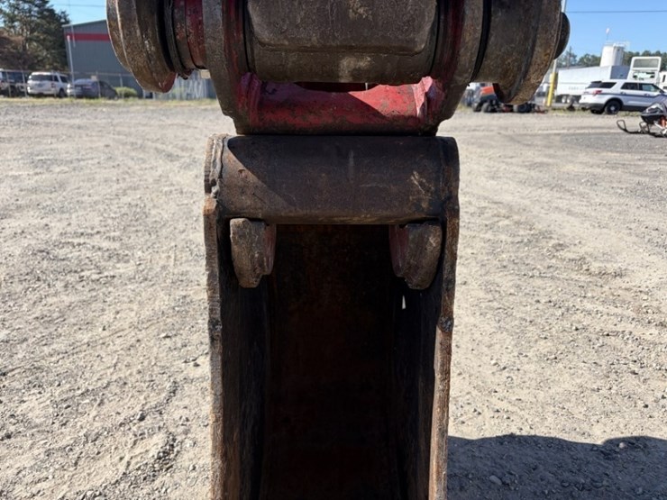 2011-deere-85d-image-13