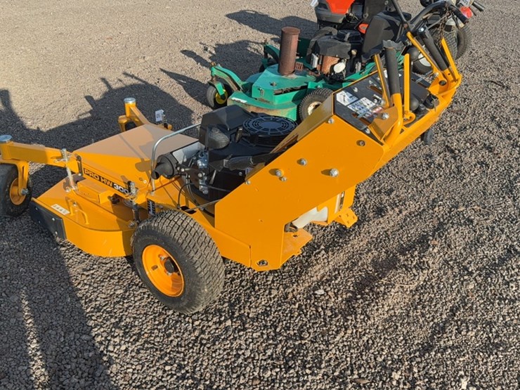 #3072-•-cub-cadet-pro-hw300-walk-behind-mower-image-10