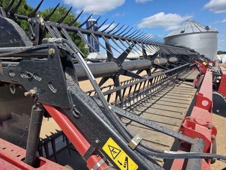 2014-case-ih-3162-image-5