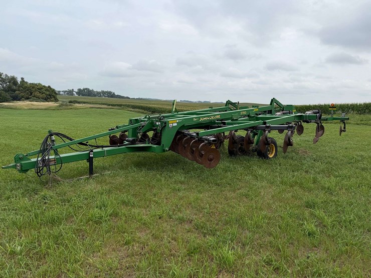 john-deere-2700-image-44