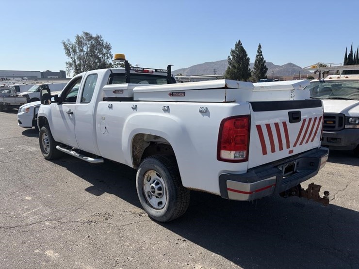 2012-gmc-sierra-2500hd-image-4