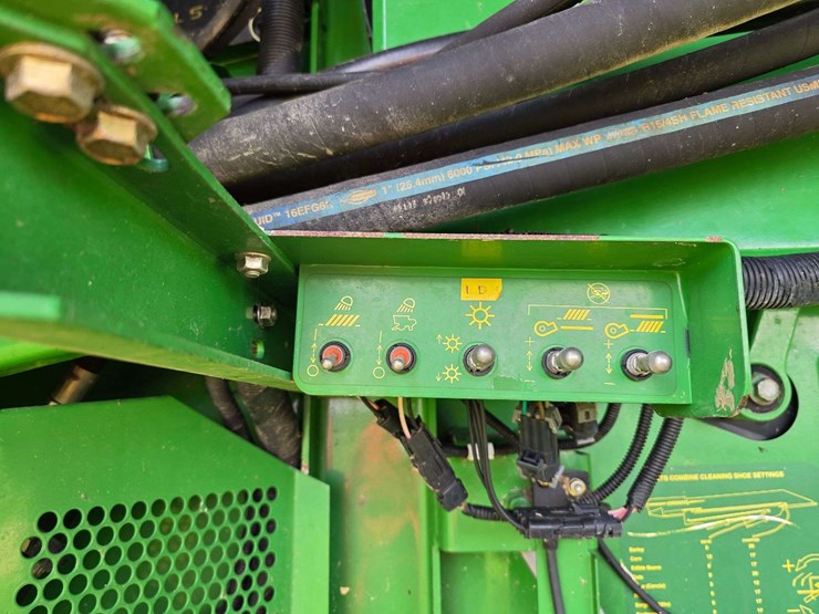 2007-john-deere-9760-sts-image-75