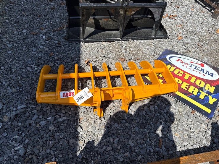 caterpillar-303-image-3