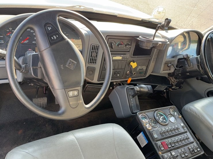 2007-international-durastar-4300-image-18