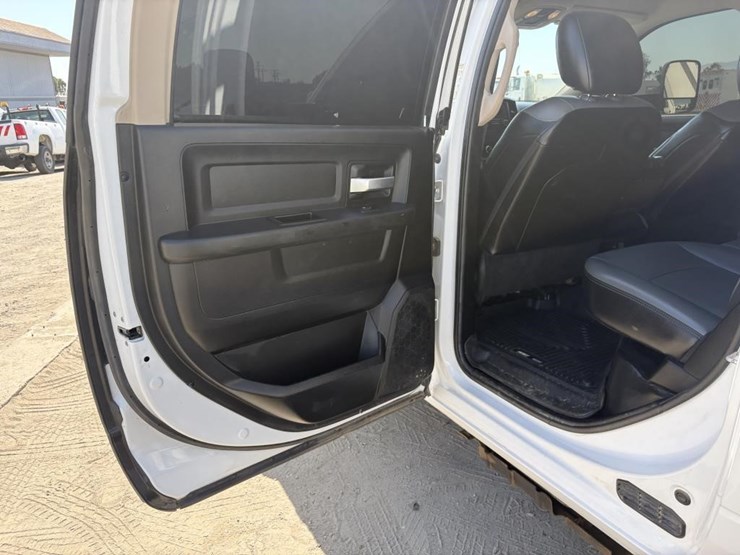 2019-dodge-ram-5500hd-image-14