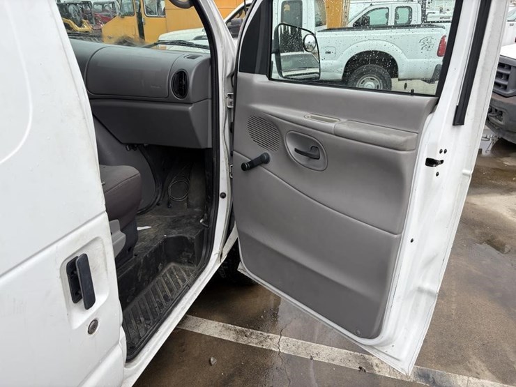 2001-ford-e350-image-10