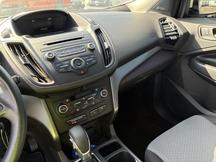 2018-ford-escape-se-image-18