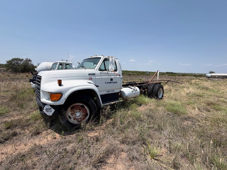 1997-ford-f650-image-1