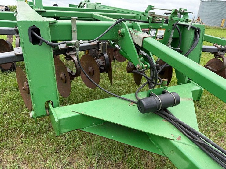 john-deere-2700-image-42