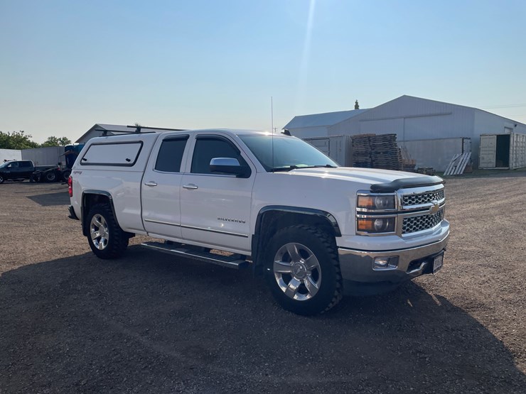 2015-chevrolet-1500-image-3