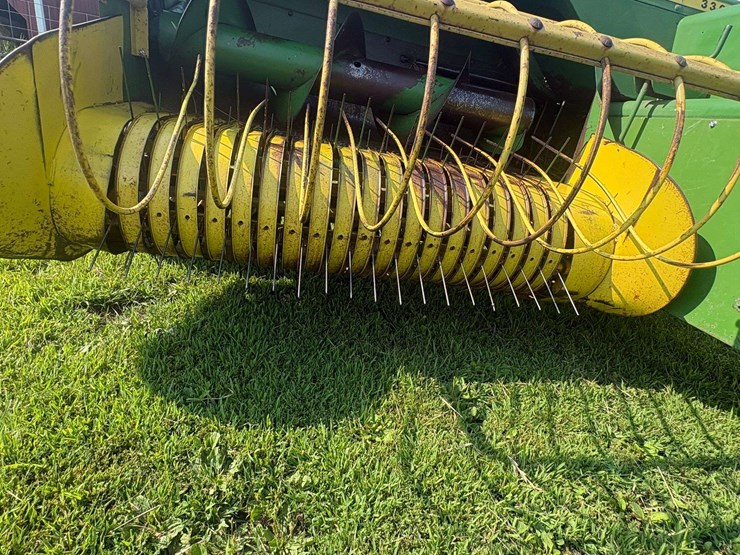 john-deere-336-image-12