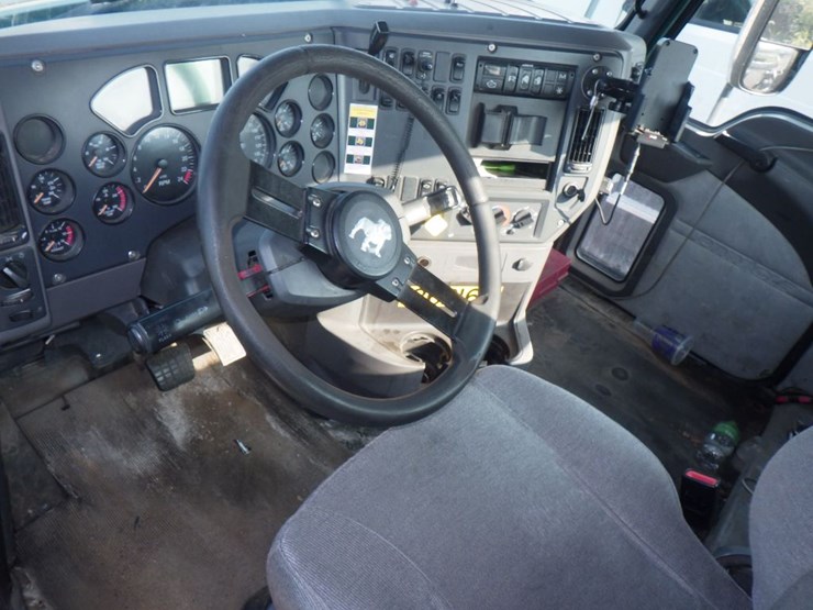2017-mack-ch612-image-11