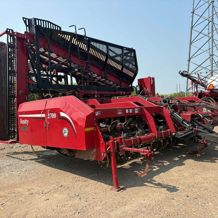 2016 AMITY 2700