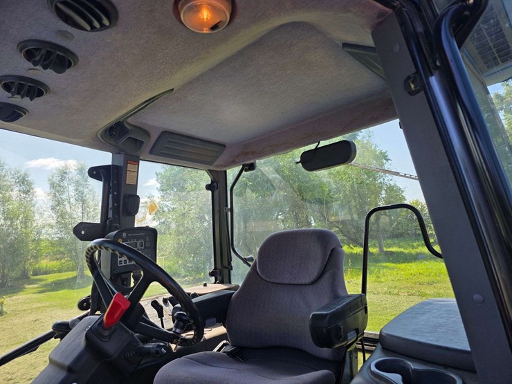 2003-new-holland-tm155-image-63